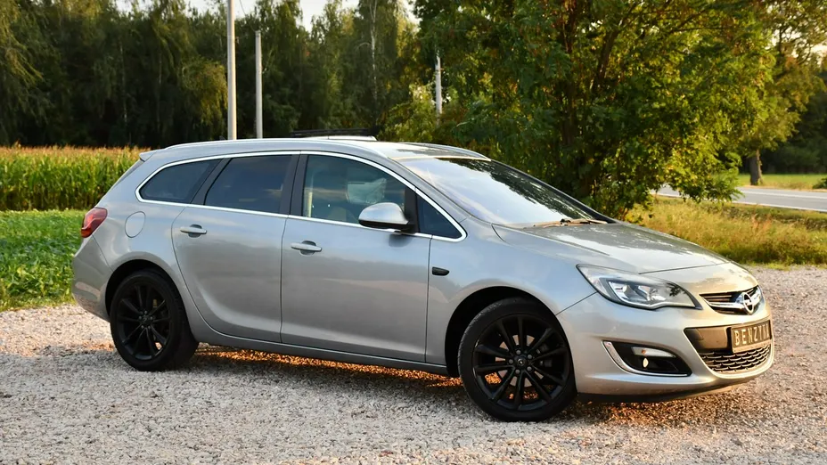 OPEL Astra -