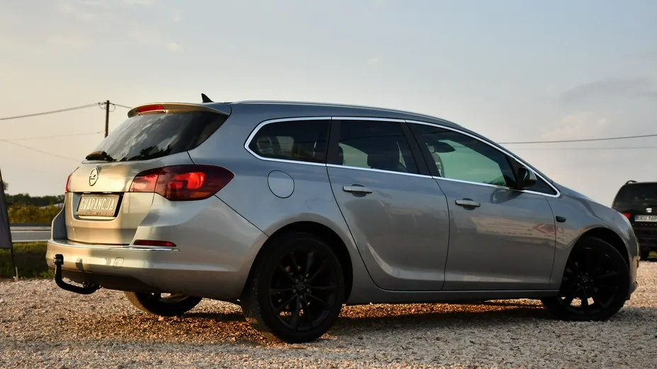 OPEL Astra -