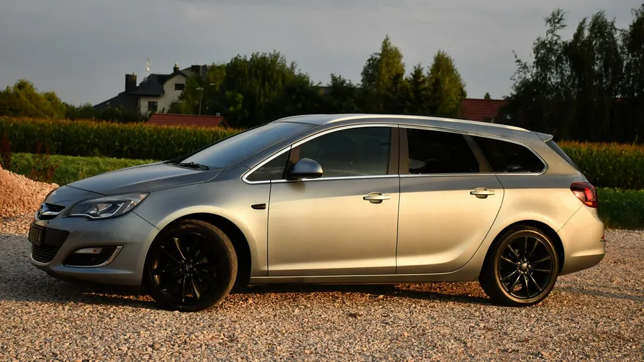 OPEL Astra -