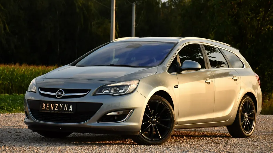 OPEL Astra -