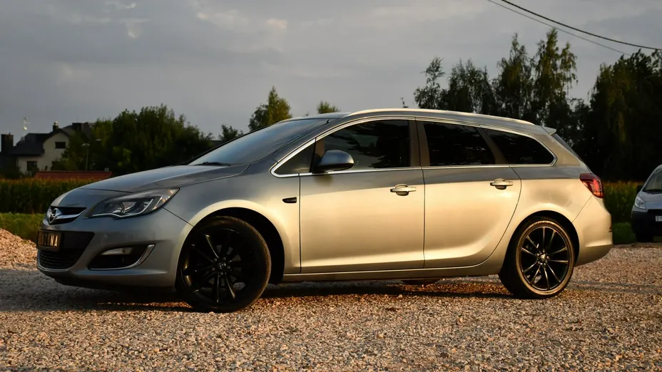 OPEL Astra -
