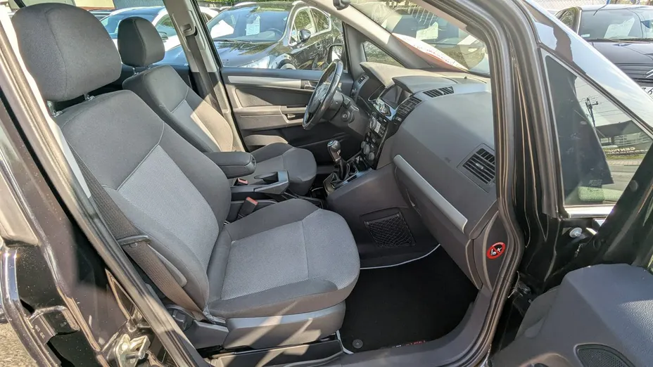 OPEL Zafira -