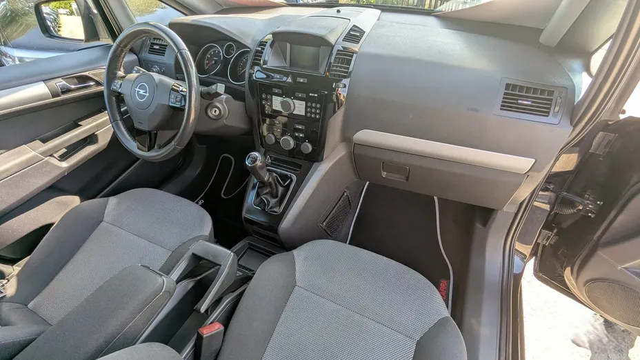OPEL Zafira -