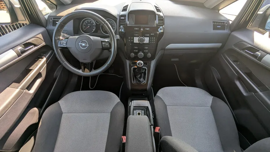 OPEL Zafira -
