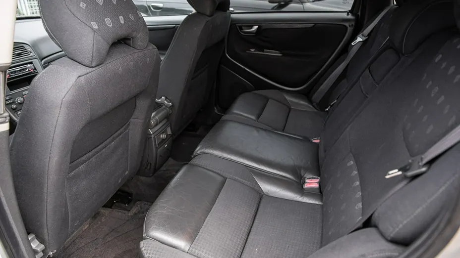 VOLVO V70 -