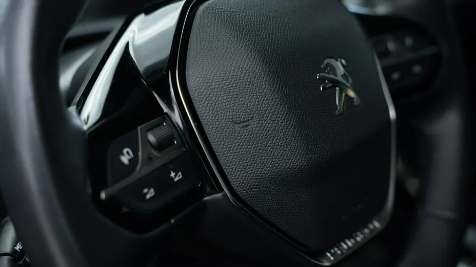 PEUGEOT 2008 -