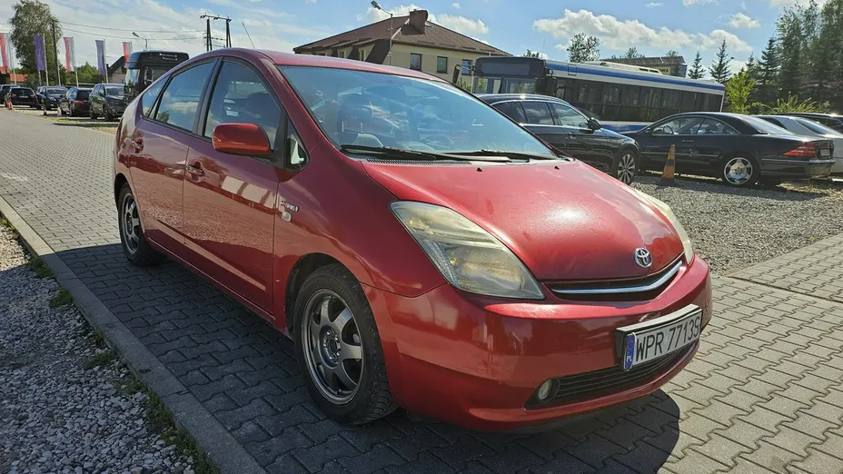 TOYOTA Prius -
