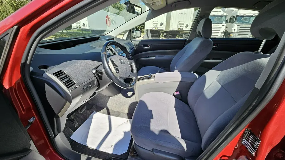 TOYOTA Prius -