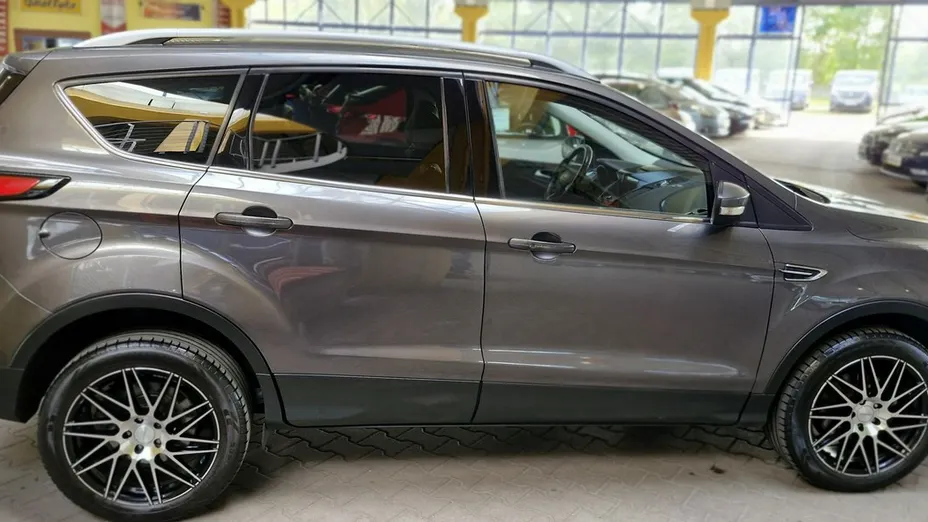 FORD Kuga -