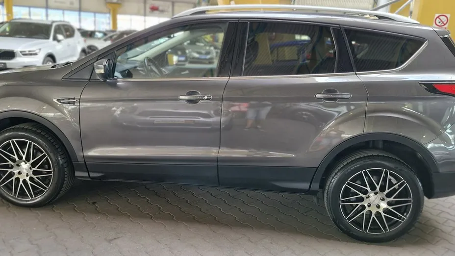 FORD Kuga -