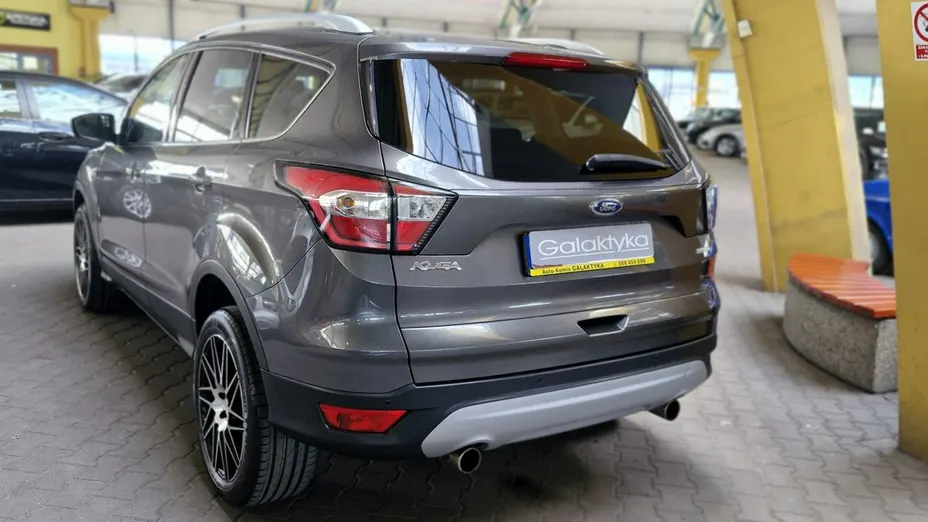 FORD Kuga -