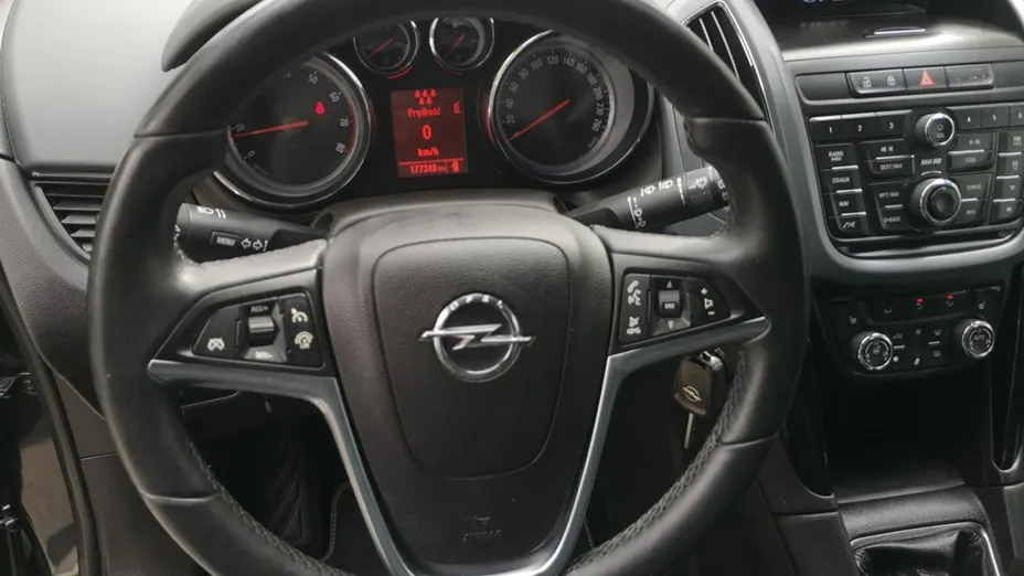 OPEL Zafira -