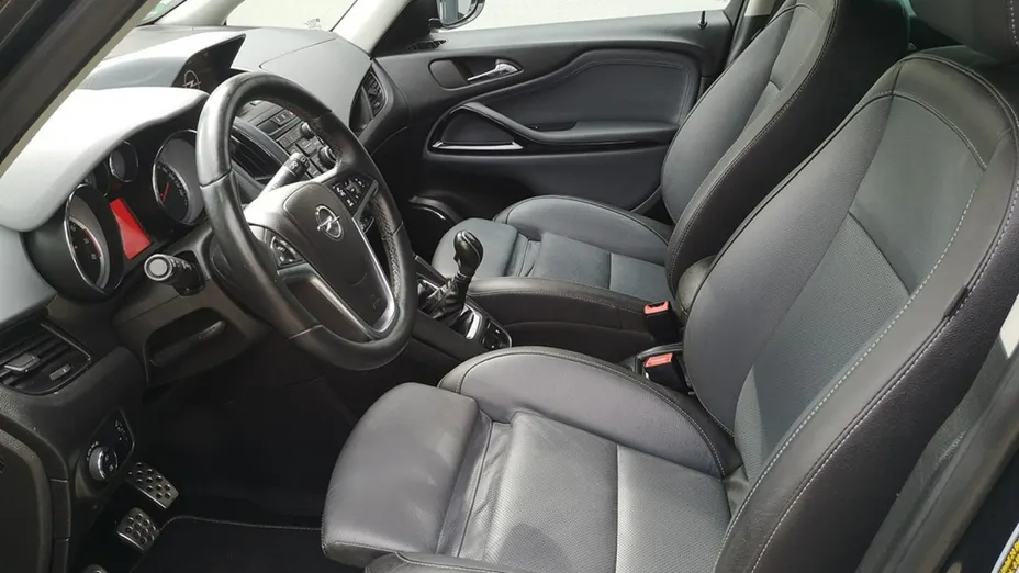 OPEL Zafira -