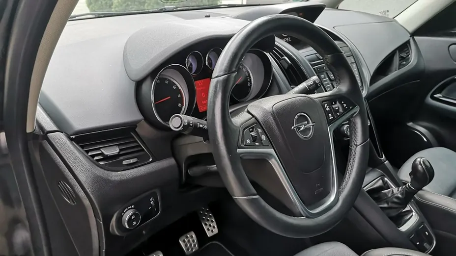 OPEL Zafira -