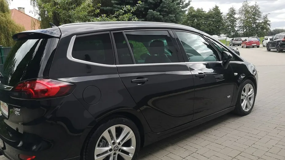 OPEL Zafira -