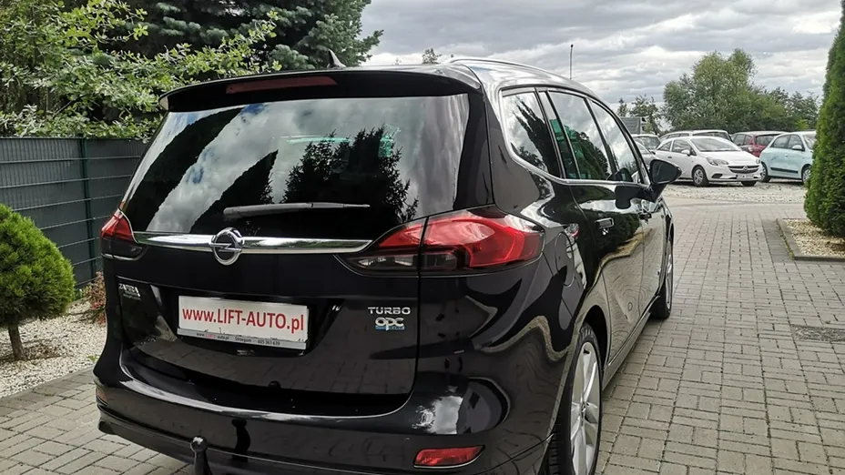 OPEL Zafira -