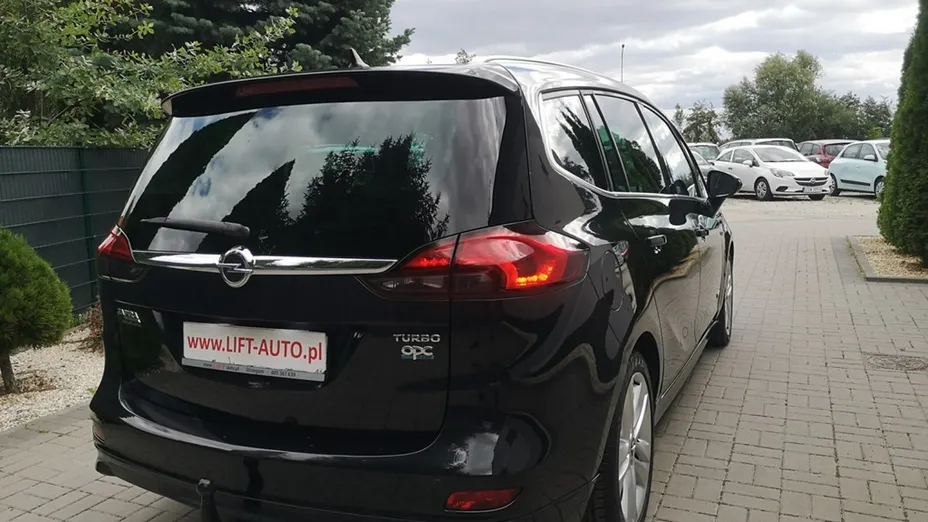 OPEL Zafira -