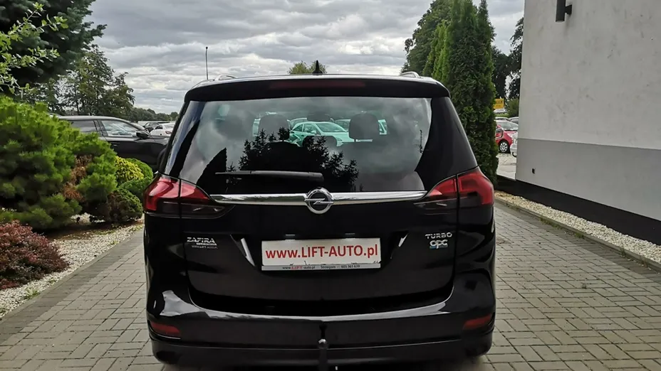 OPEL Zafira -