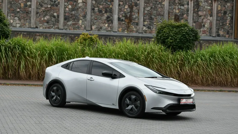TOYOTA Prius -