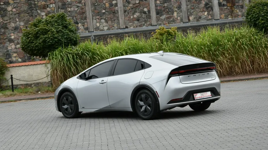 TOYOTA Prius -