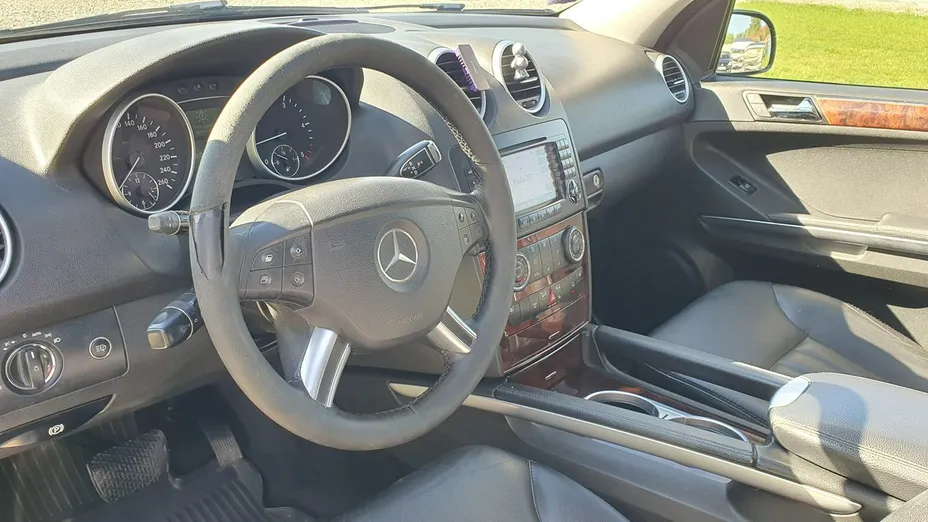 MERCEDES-BENZ ML -