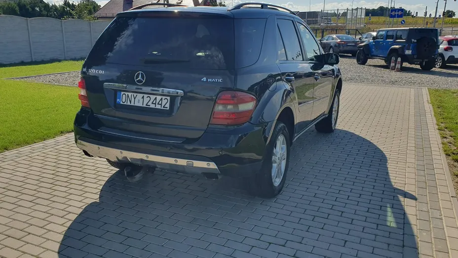 MERCEDES-BENZ ML -