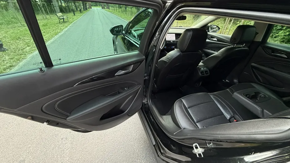 OPEL Insignia -