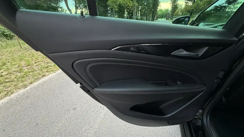 OPEL Insignia -