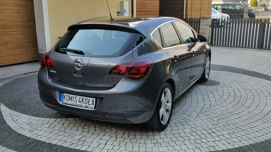 OPEL Astra -
