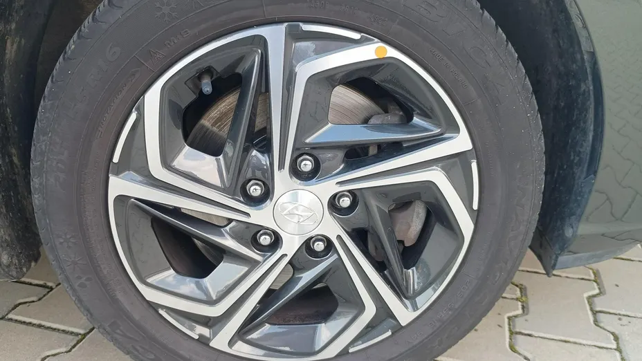 HYUNDAI i30 -