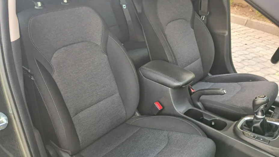 HYUNDAI i30 -