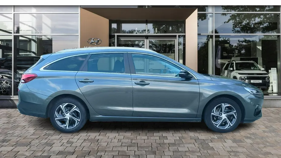 HYUNDAI i30 -