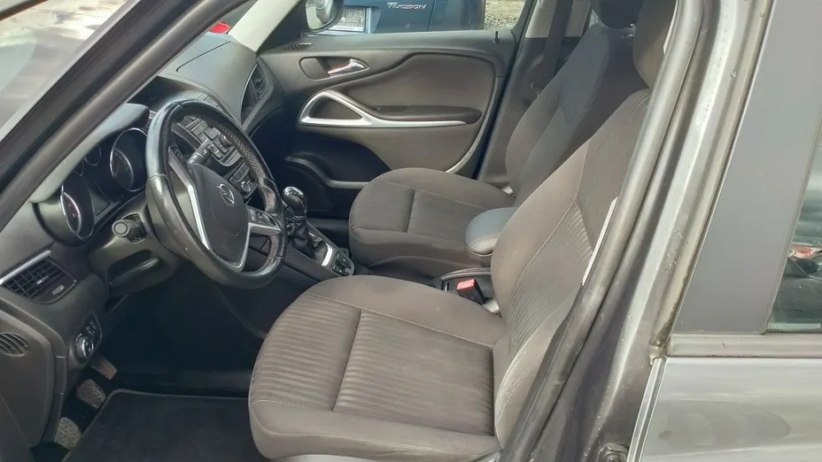 OPEL Zafira -