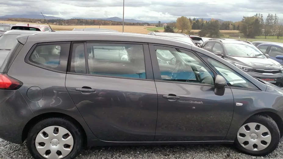 OPEL Zafira -