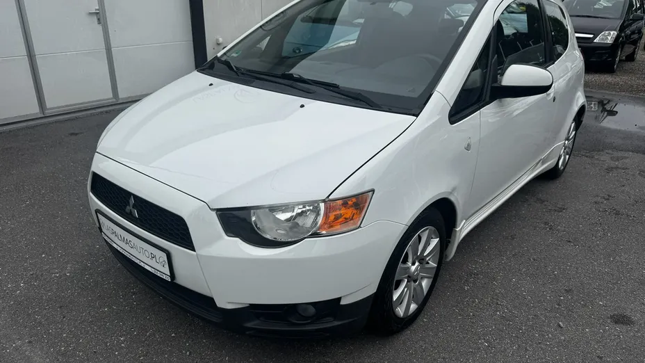 MITSUBISHI Colt -