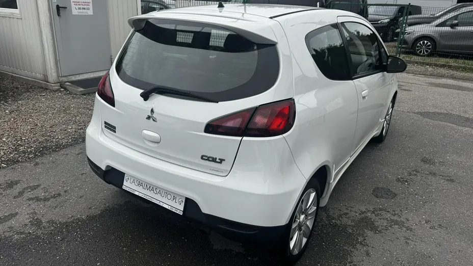 MITSUBISHI Colt -