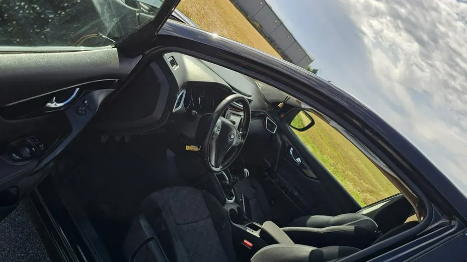 NISSAN Qashqai -
