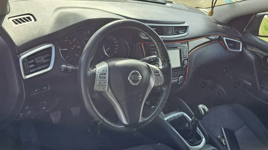 NISSAN Qashqai -