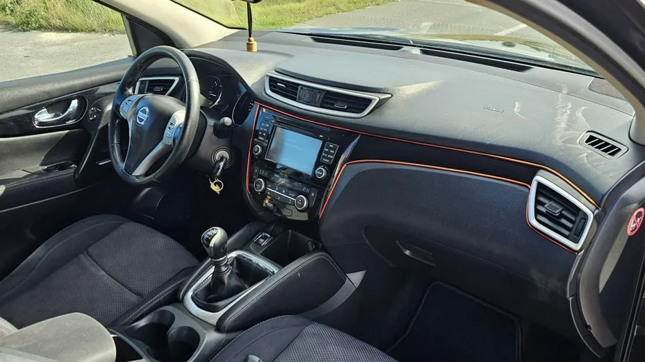 NISSAN Qashqai -