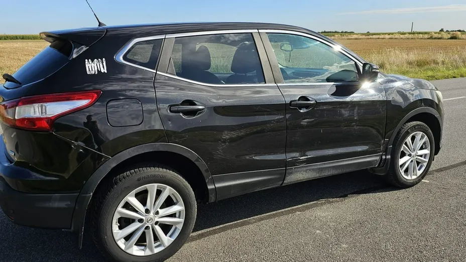 NISSAN Qashqai -