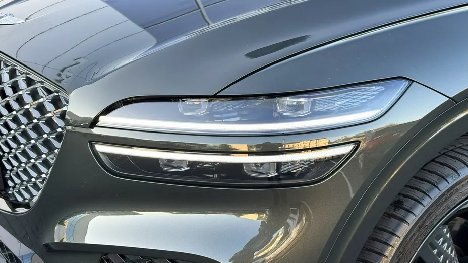 Genesis GV70 -