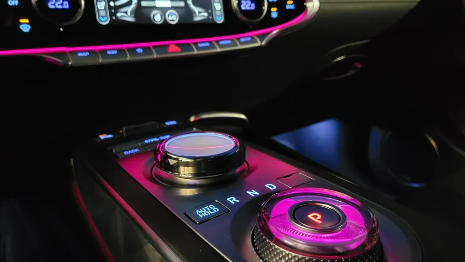 Genesis GV70 -