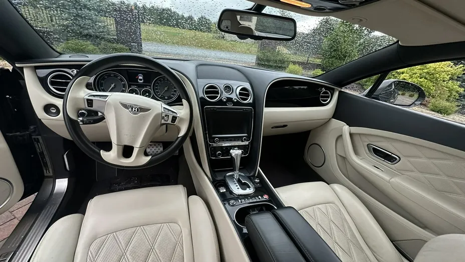BENTLEY Continental -