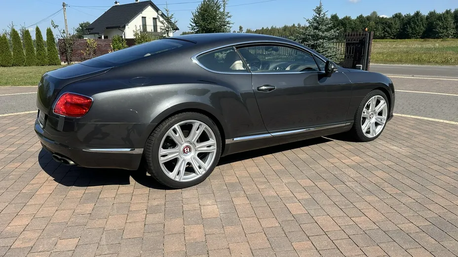 BENTLEY Continental -