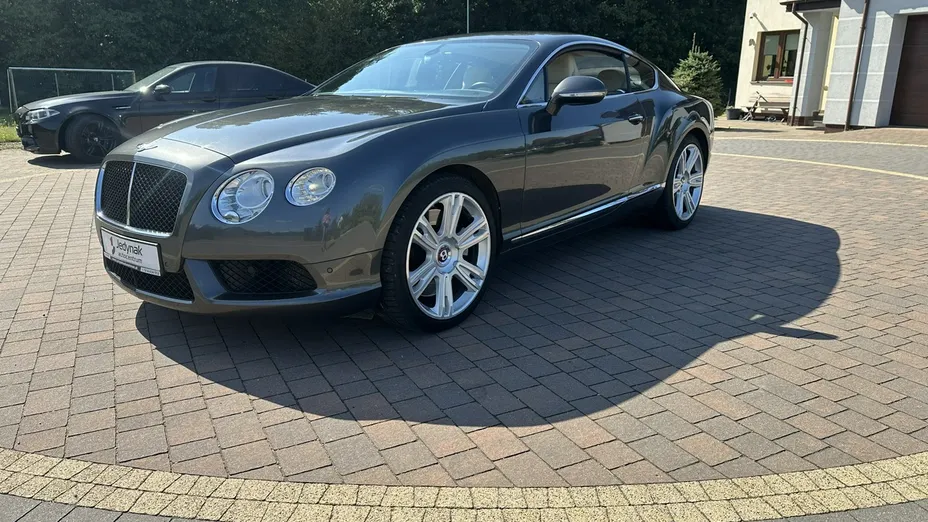 BENTLEY Continental -