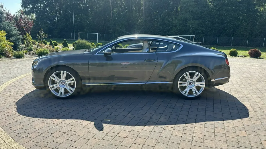 BENTLEY Continental -