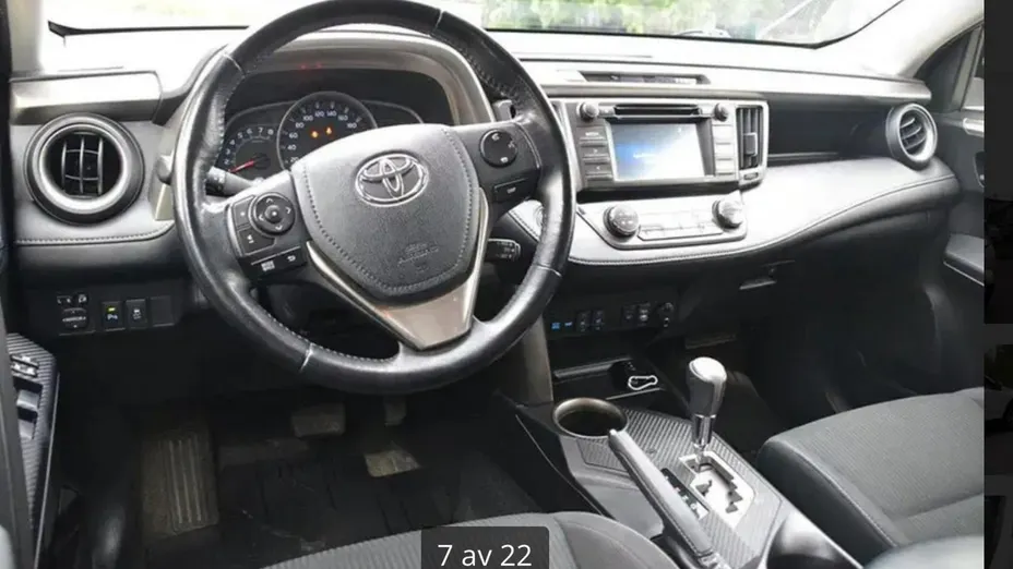 TOYOTA RAV4 -