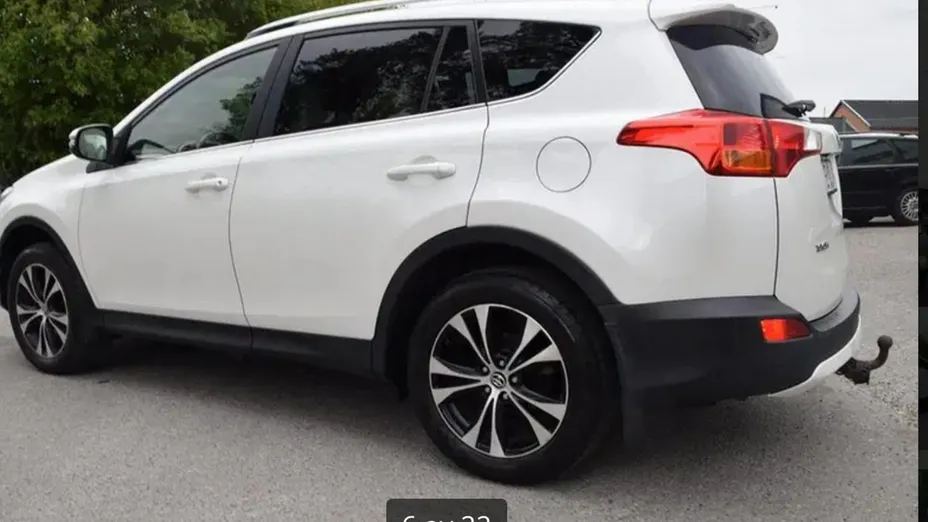 TOYOTA RAV4 -