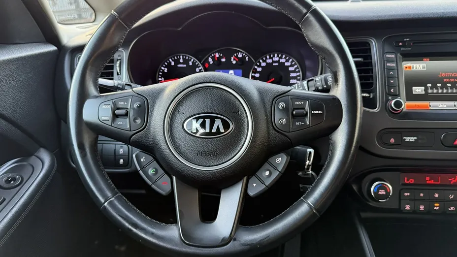 KIA Carens -