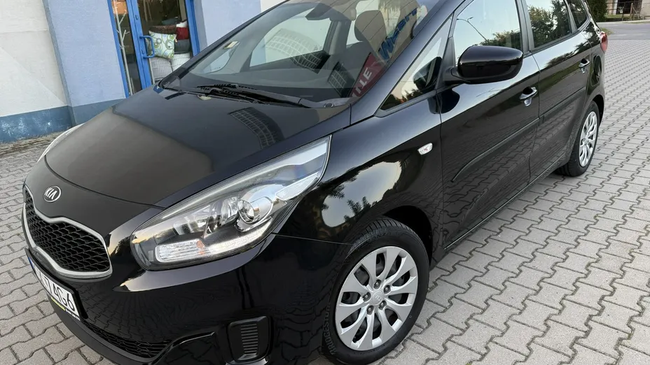 KIA Carens -